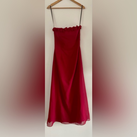 Classic Red Dress - Picture 1 of 5